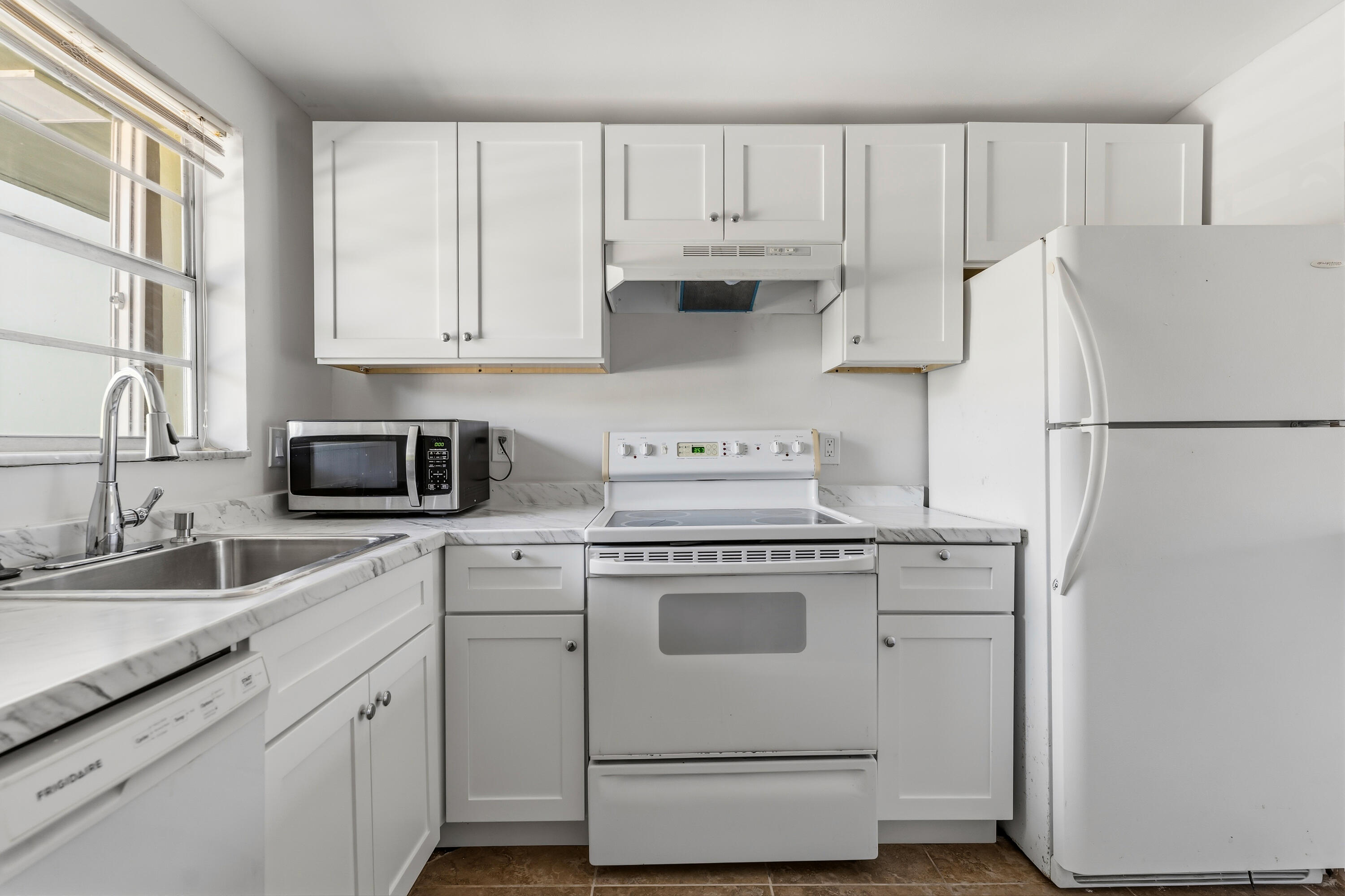 JAMESTOWN CONDO - Residential