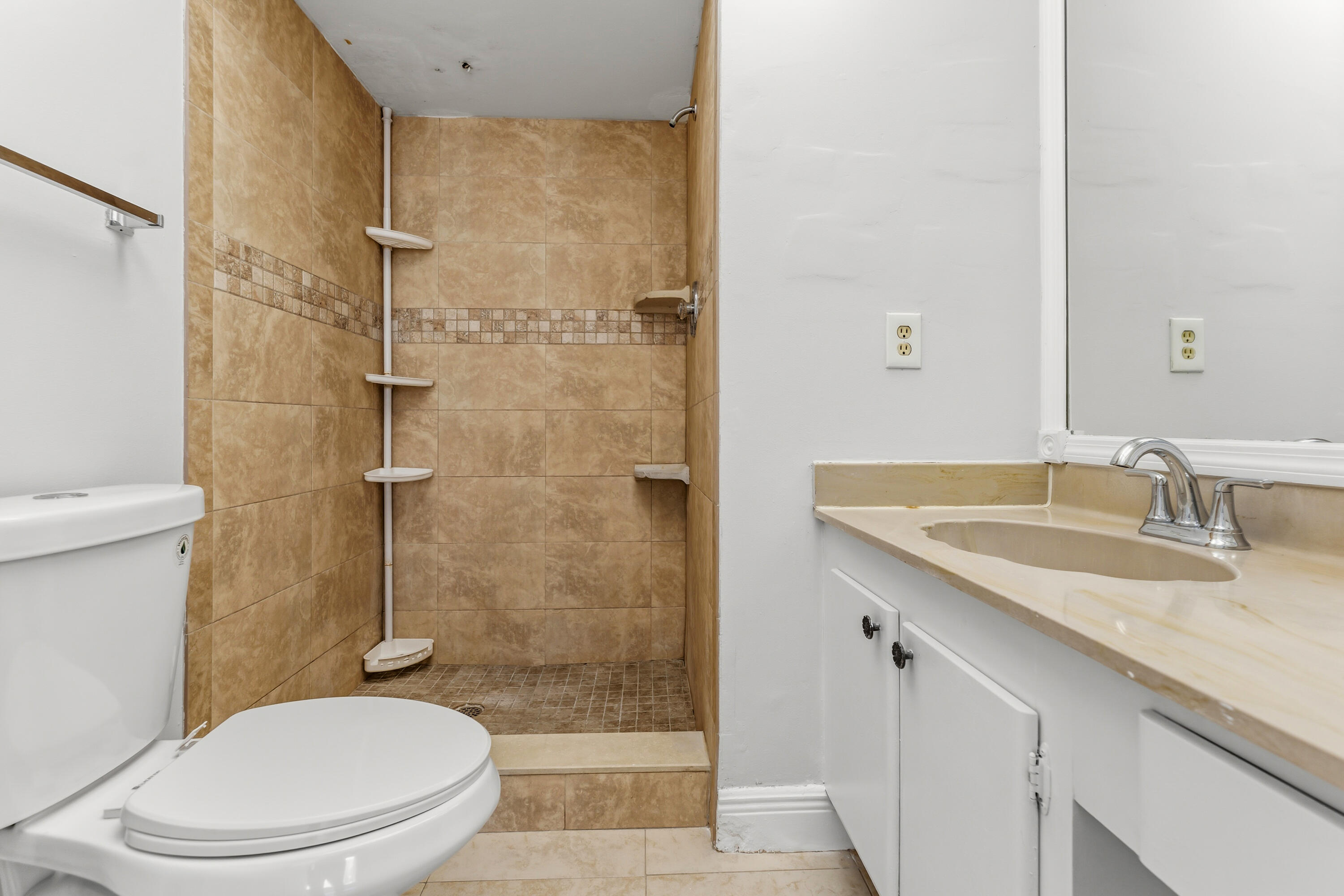 JAMESTOWN CONDO - Residential