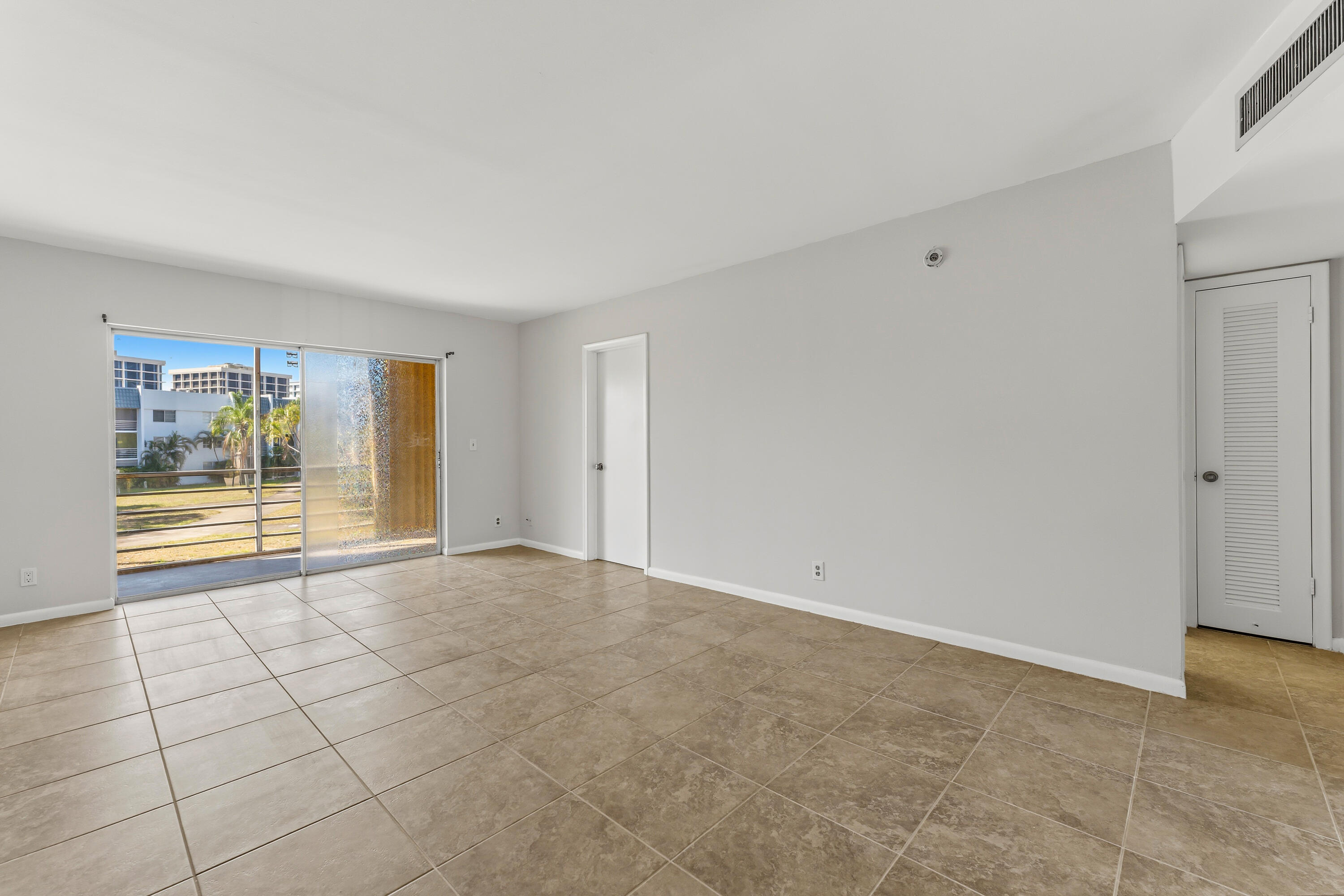 JAMESTOWN CONDO - Residential