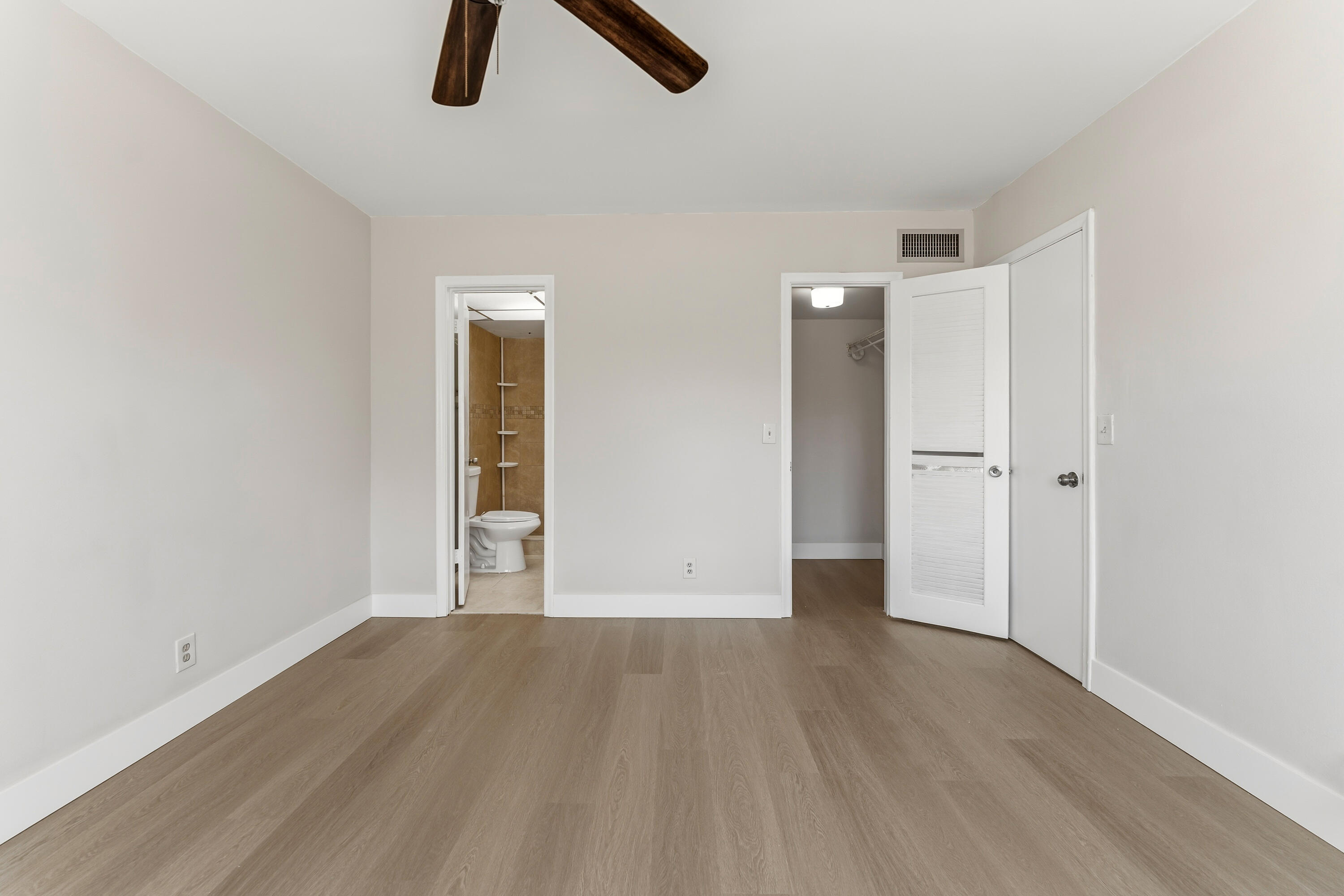 JAMESTOWN CONDO - Residential