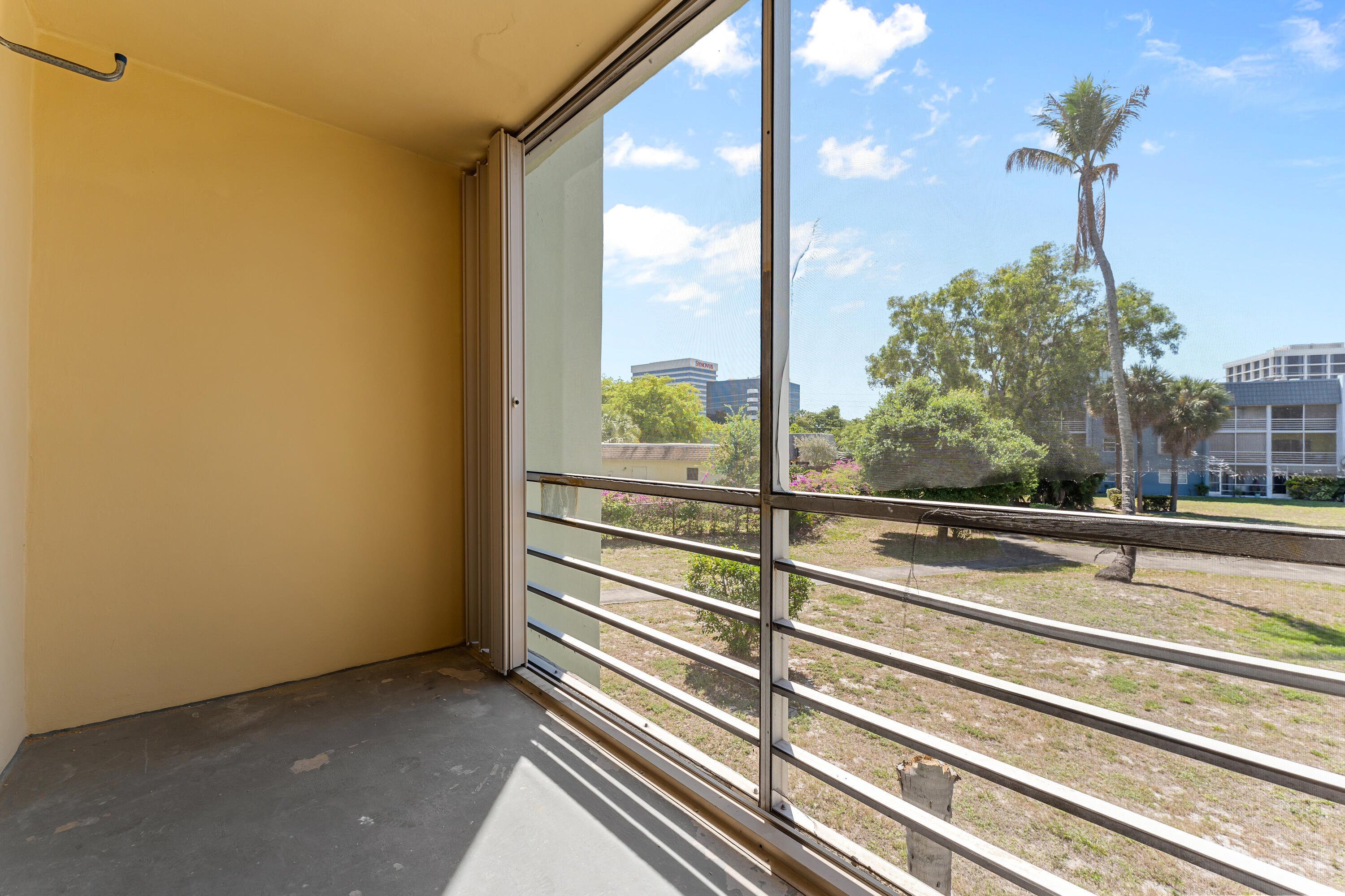 JAMESTOWN CONDO - Residential