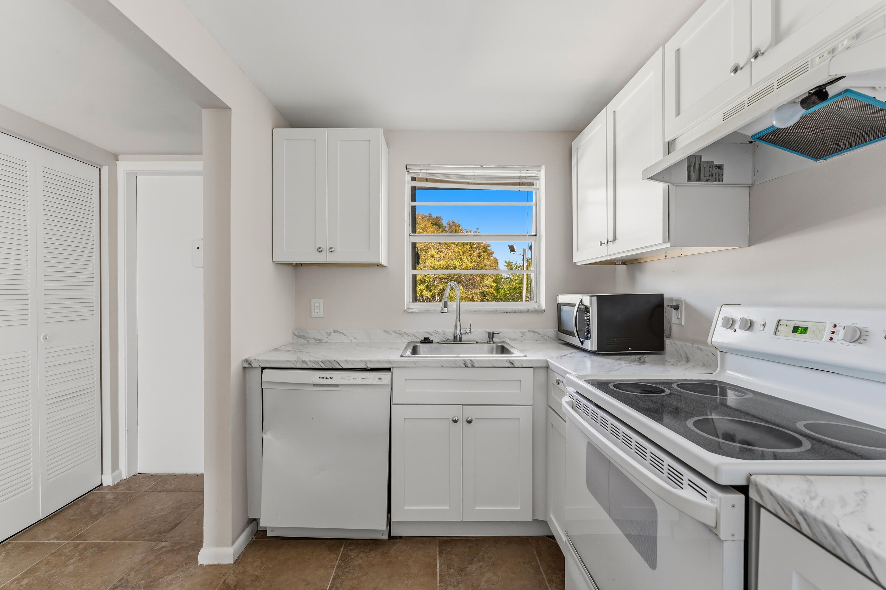 JAMESTOWN CONDO - Residential