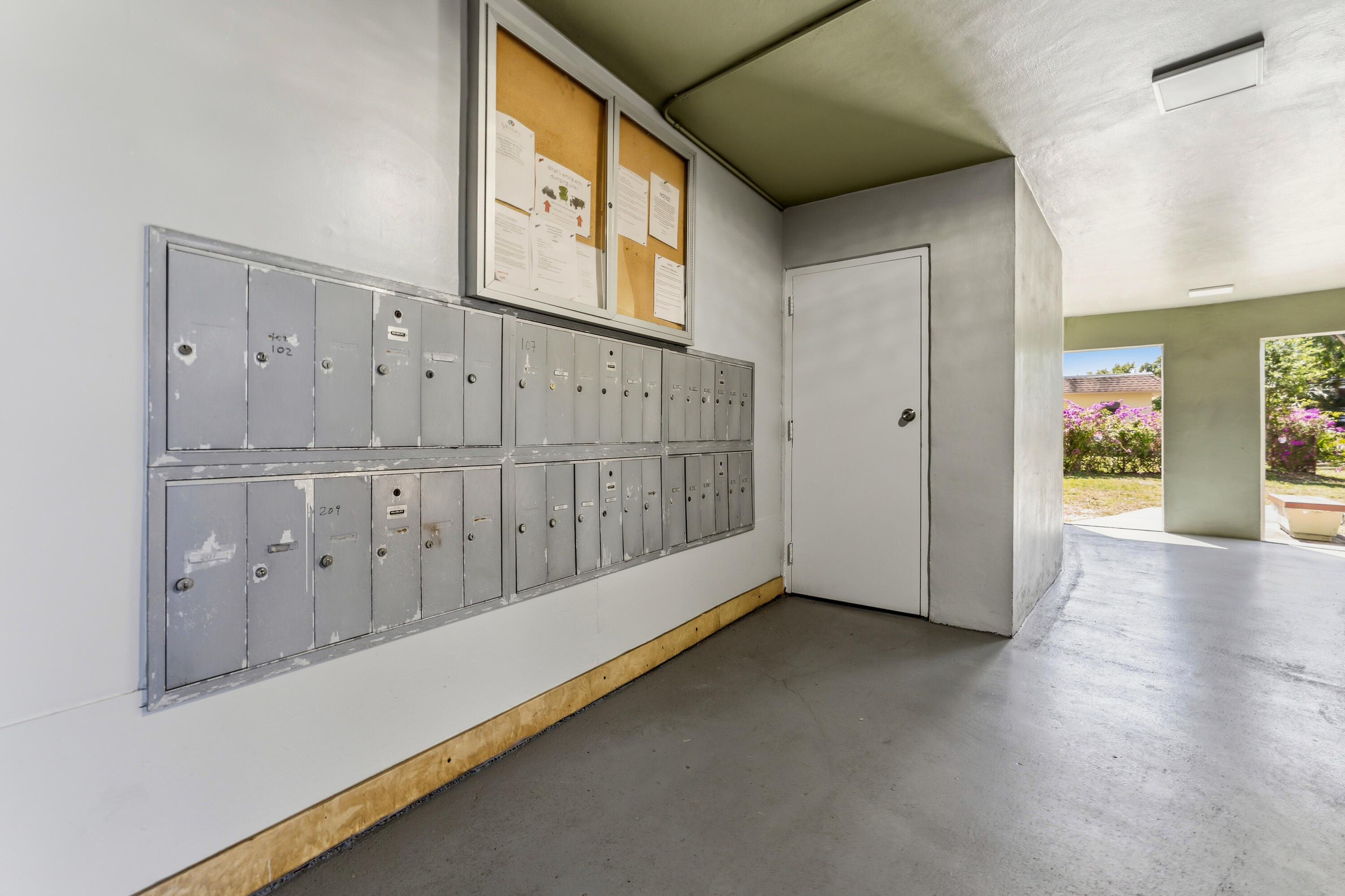 JAMESTOWN CONDO - Residential