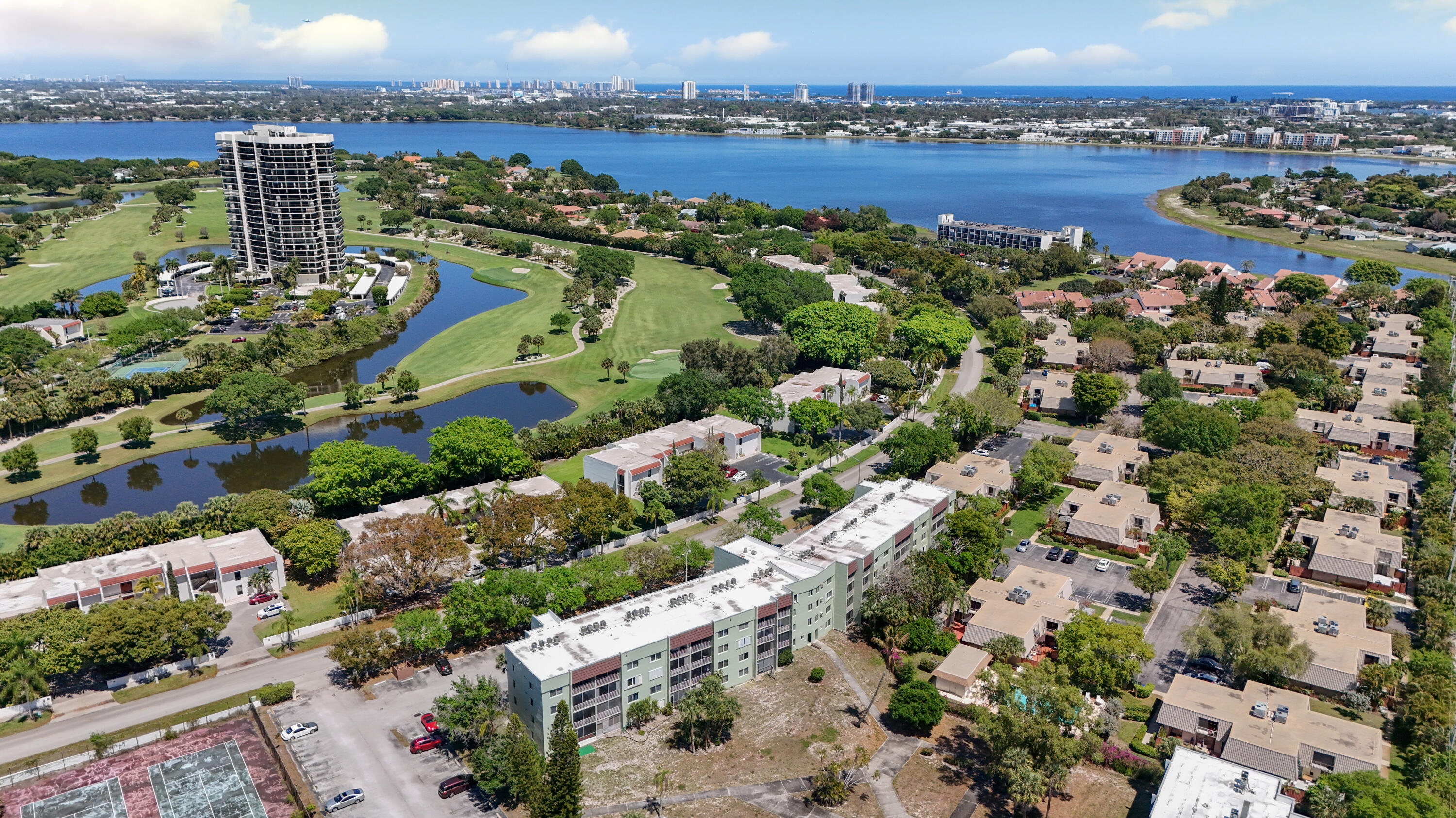 JAMESTOWN CONDO - Residential