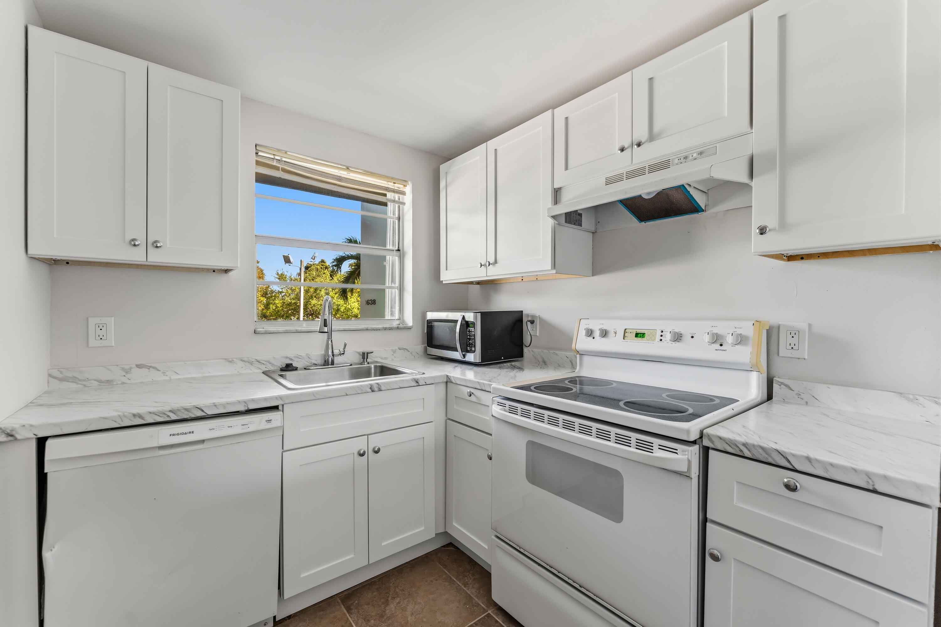 JAMESTOWN CONDO - Residential