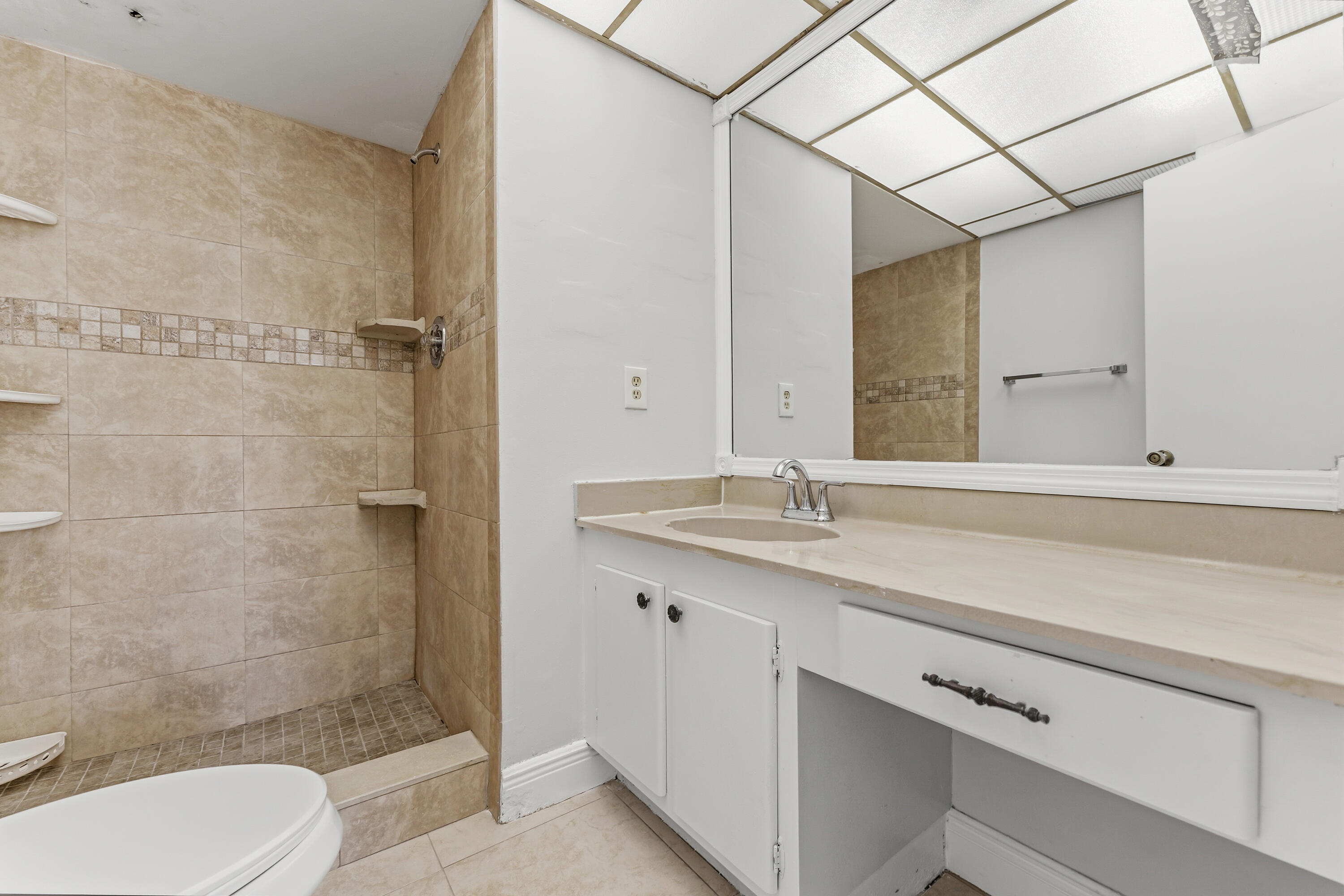 JAMESTOWN CONDO - Residential