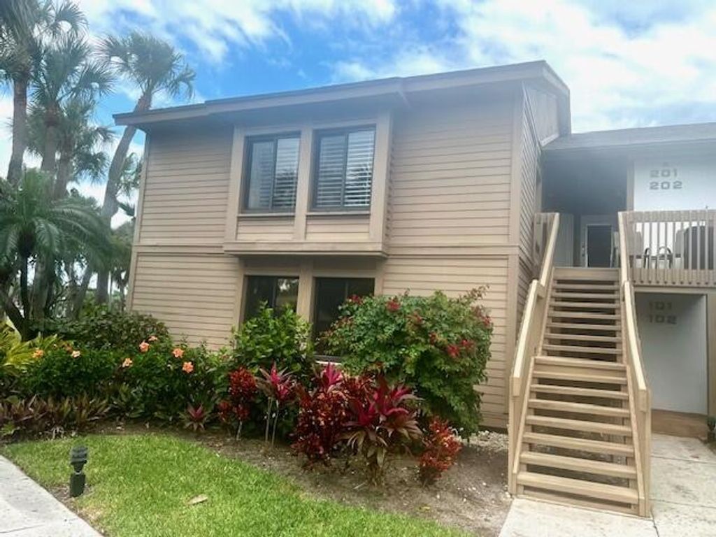 Photo of 233 NE Edgewater Drive #201, Stuart, FL 34996 (MLS # R10960452)