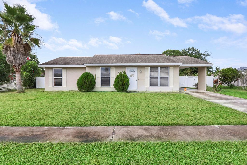 Photo of 824 SE Corto Court, Port Saint Lucie, FL 34983 (MLS # R10945991)