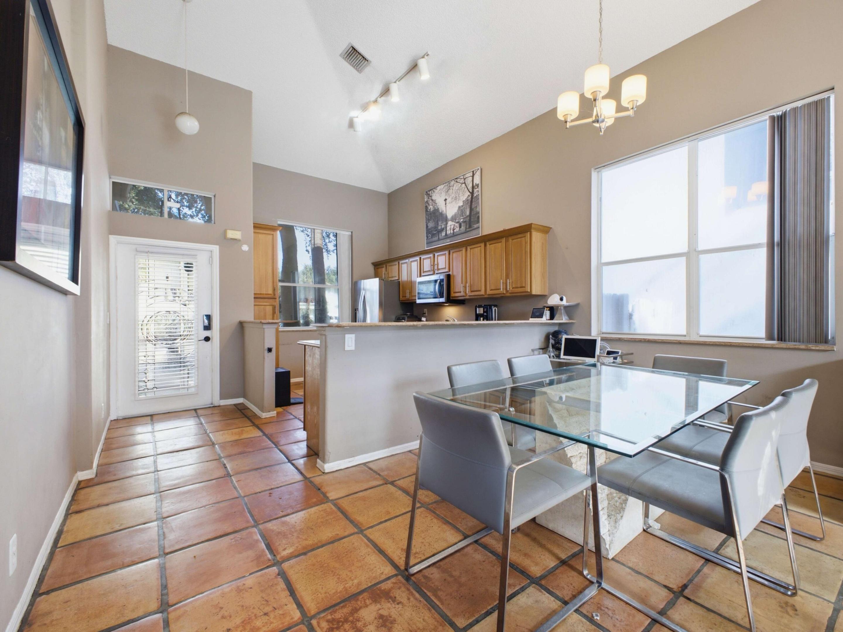 5655 LA QUINTA Court