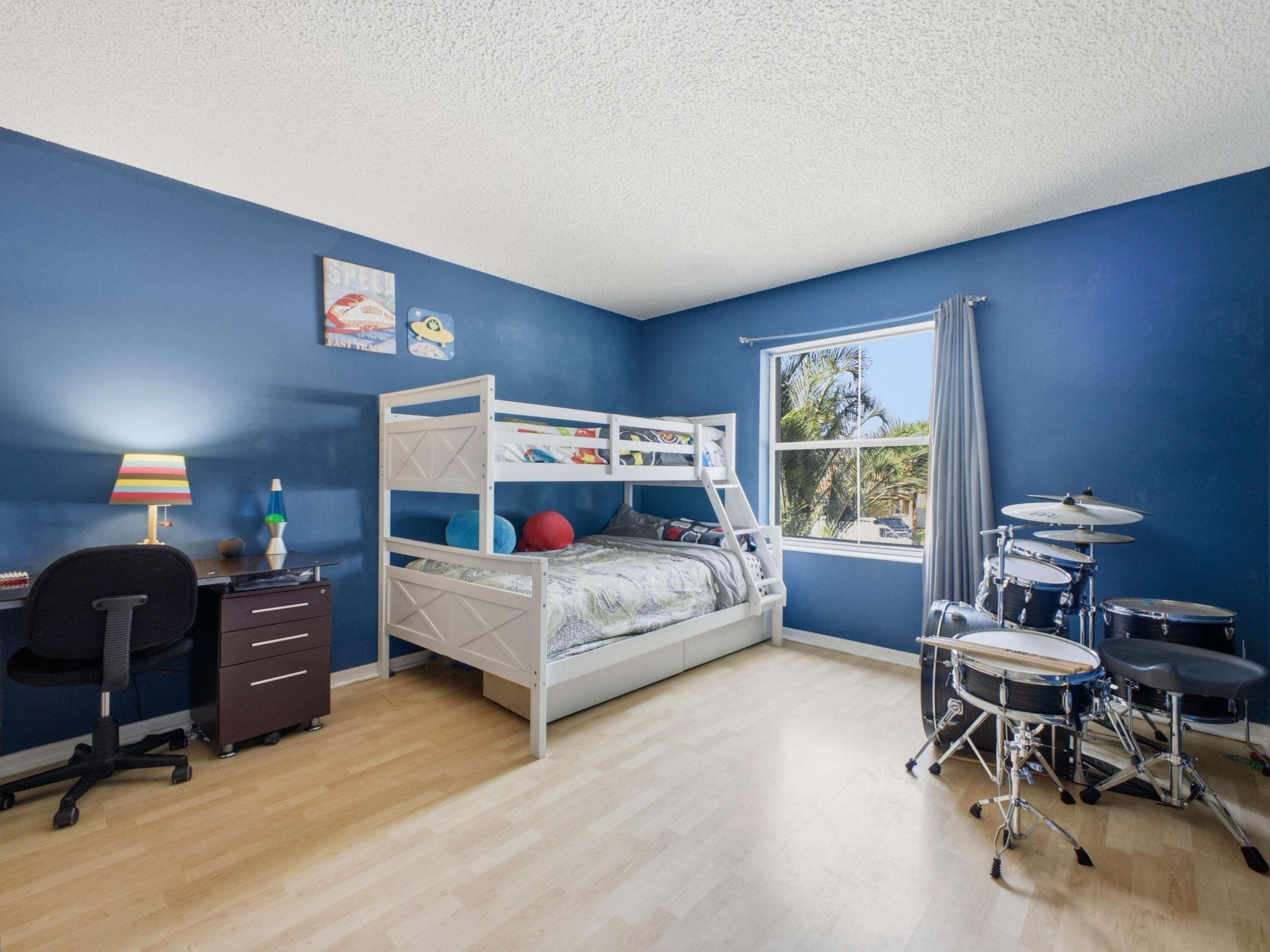5655 LA QUINTA Court