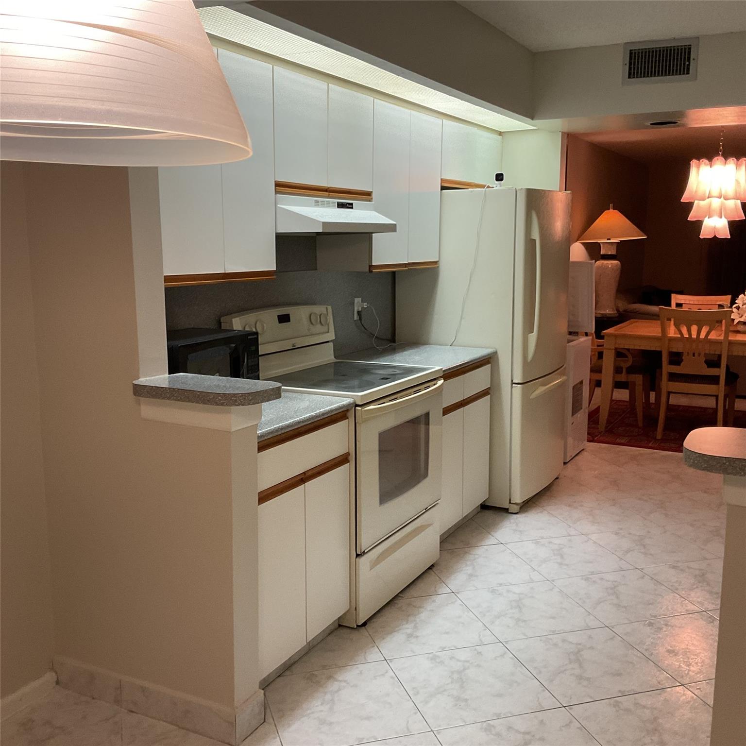 WYNMOOR VILLAGE - Residential
