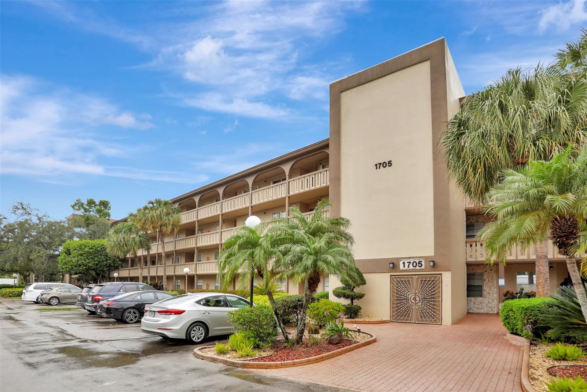 WYNMOOR VILLAGE - Residential