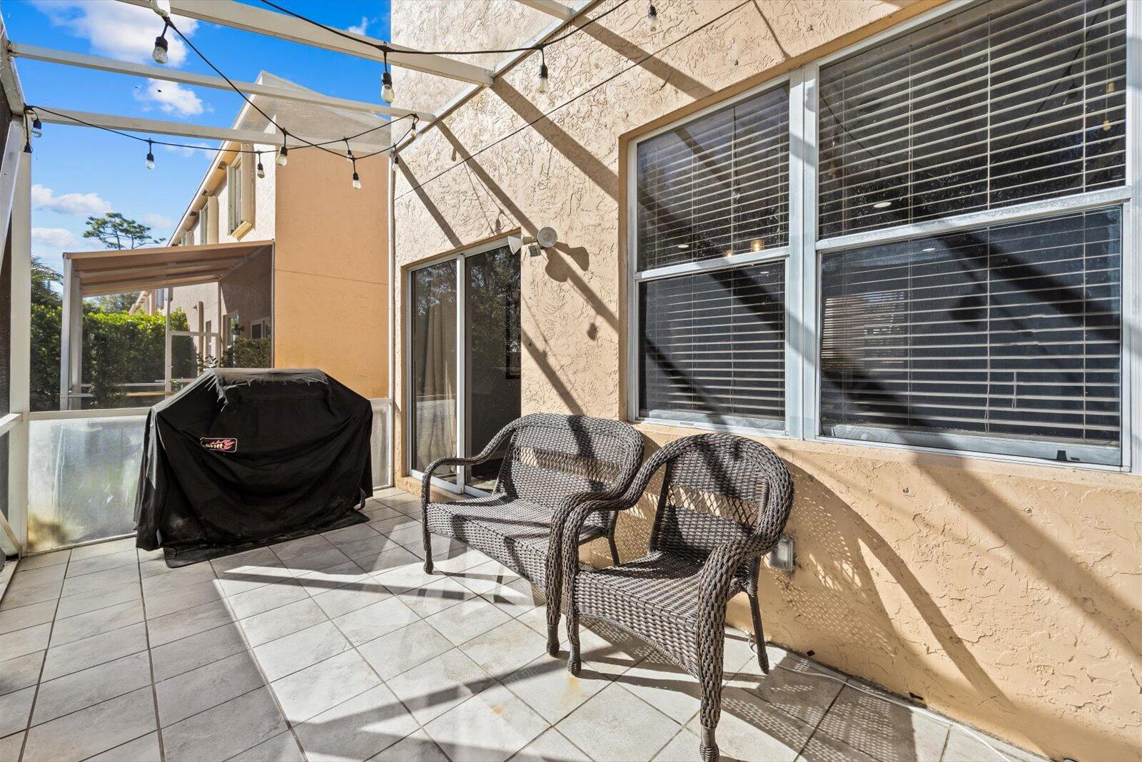 LAUREL OAKS AT JUPITER 3 - Residential Lease