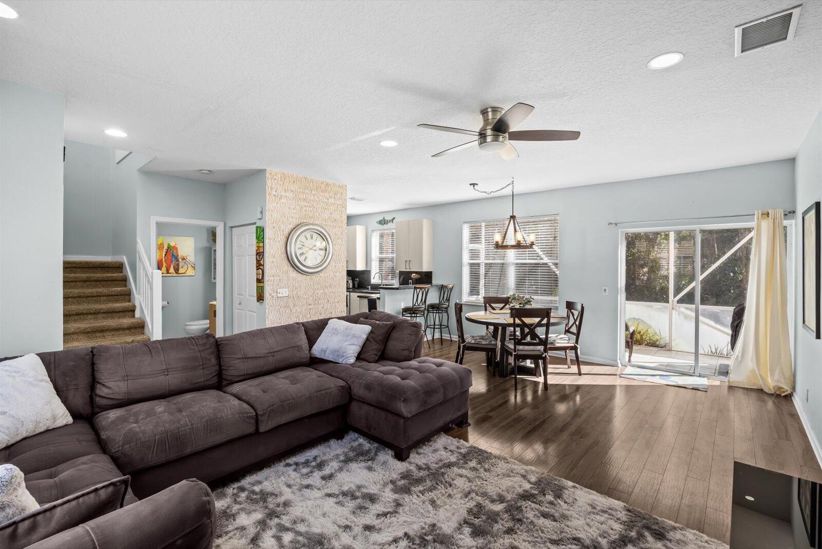 LAUREL OAKS AT JUPITER 3 - Residential Lease