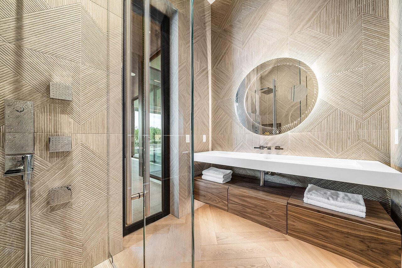 ADMIRALS COVE - Residential