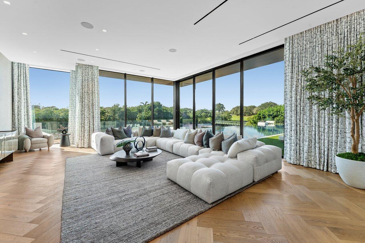 ADMIRALS COVE - Residential