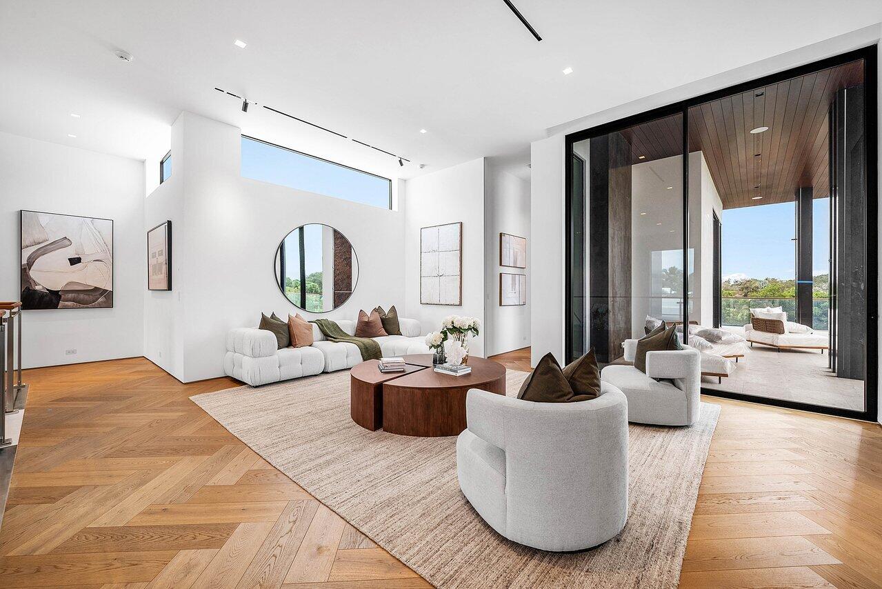 ADMIRALS COVE - Residential