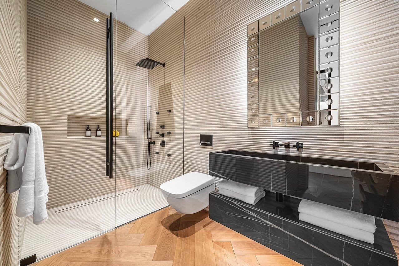 ADMIRALS COVE - Residential