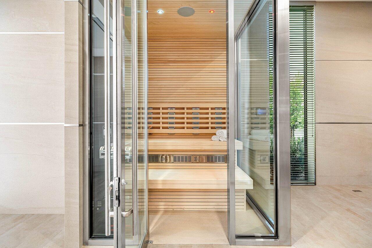 ADMIRALS COVE - Residential