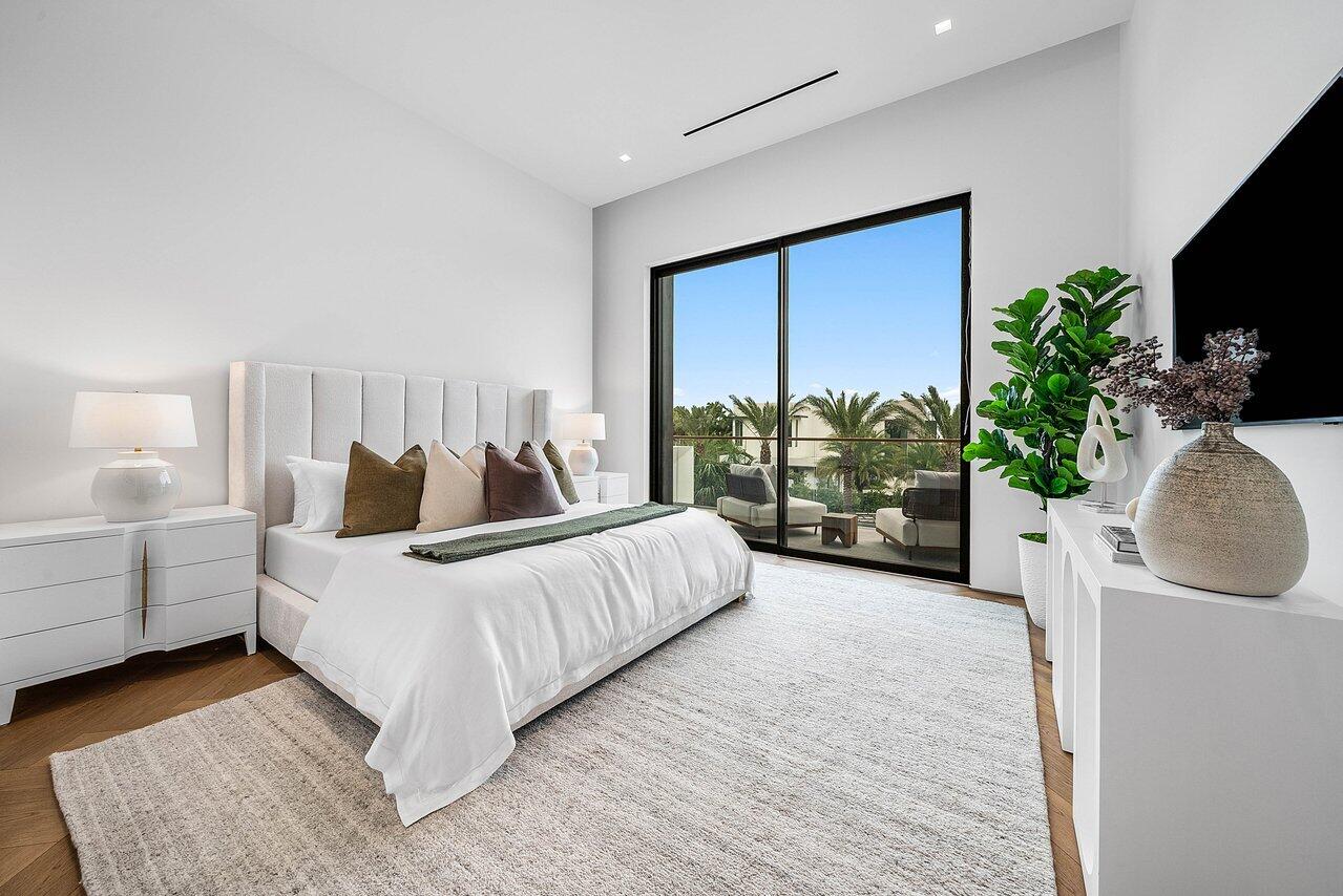 ADMIRALS COVE - Residential