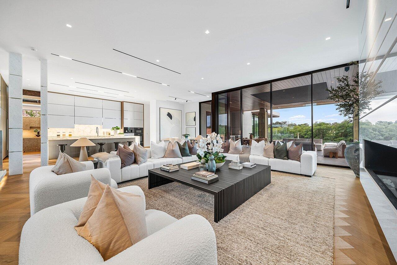 ADMIRALS COVE - Residential