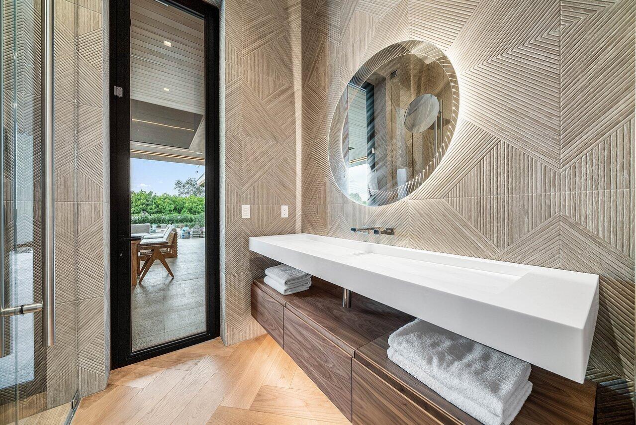 ADMIRALS COVE - Residential