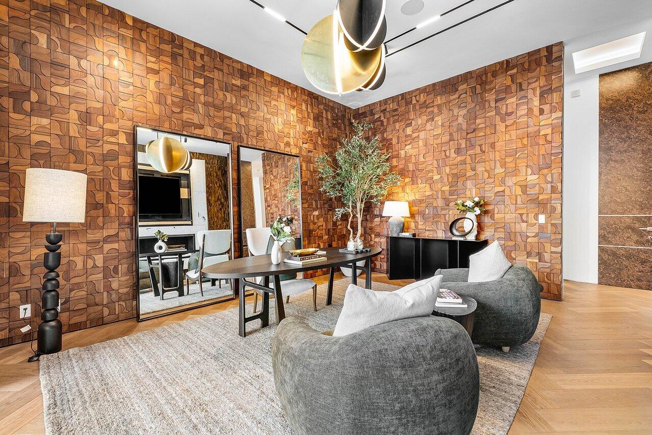 ADMIRALS COVE - Residential