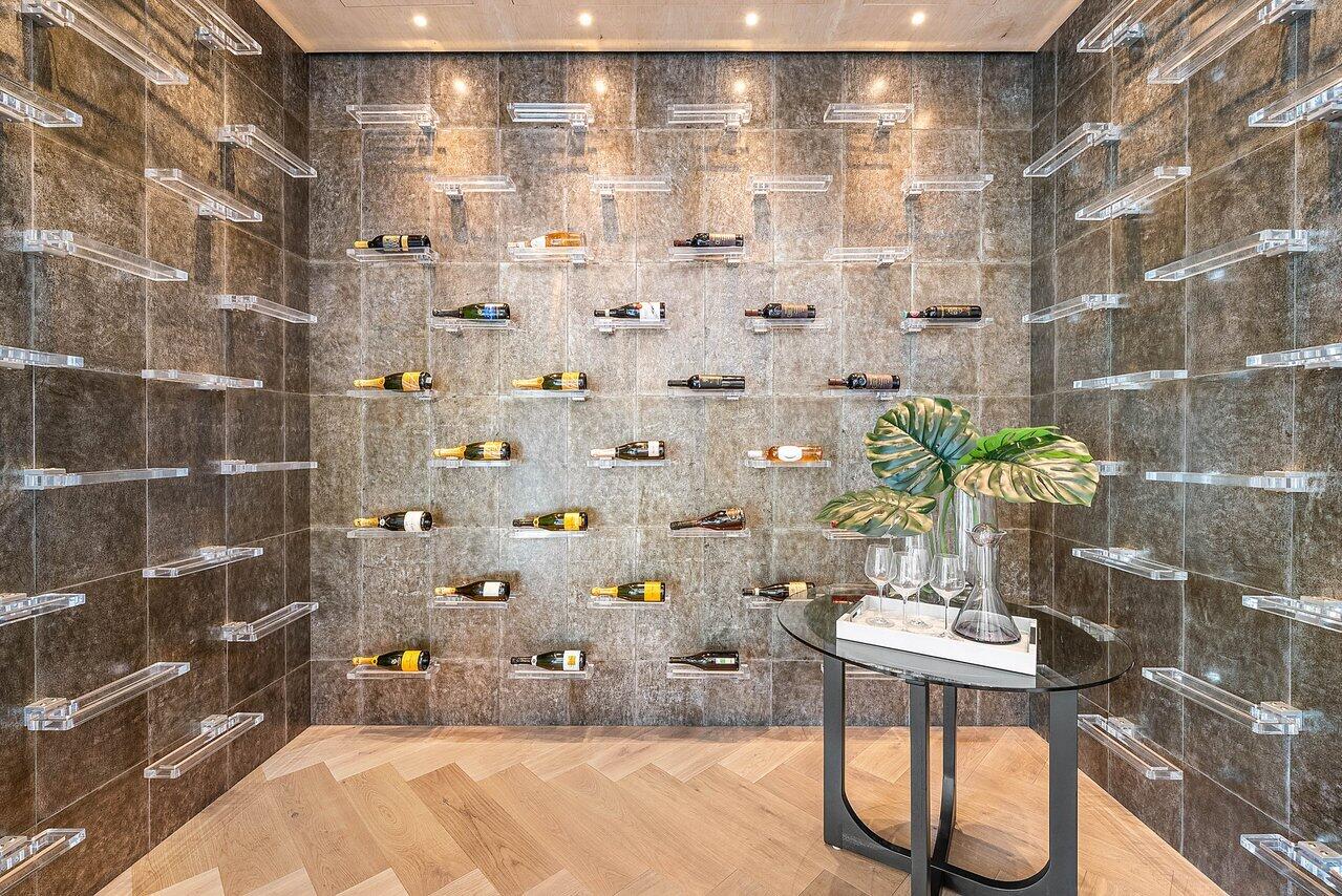 ADMIRALS COVE - Residential