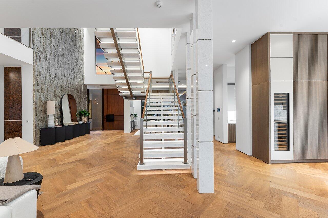 ADMIRALS COVE - Residential