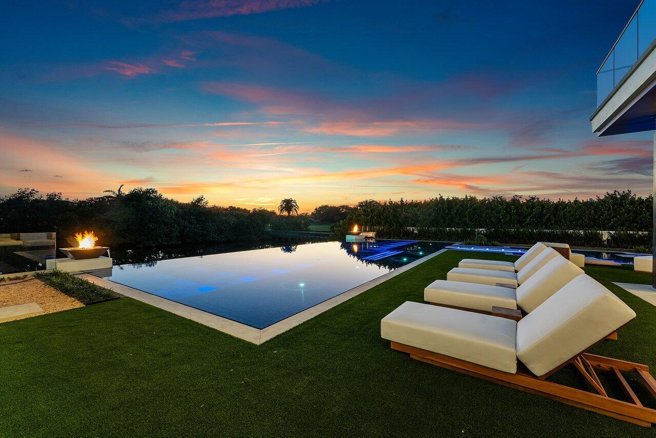 ADMIRALS COVE - Residential