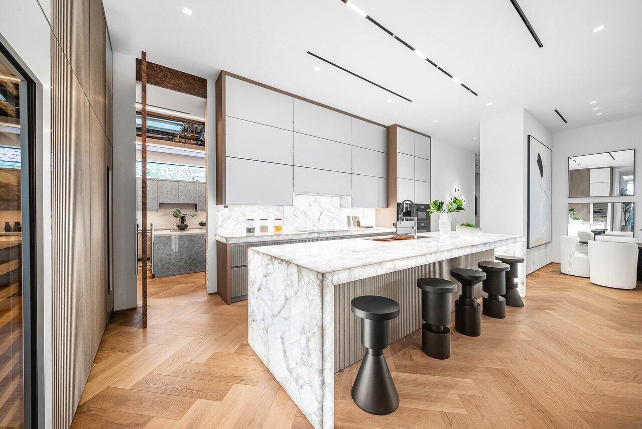 ADMIRALS COVE - Residential