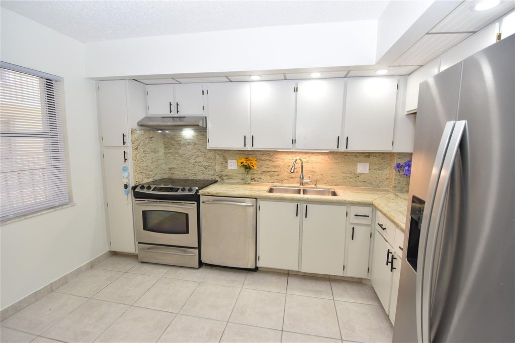 Photo of 896 N Federal Highway #331, Lantana, FL 33462 (MLS # F10514116)