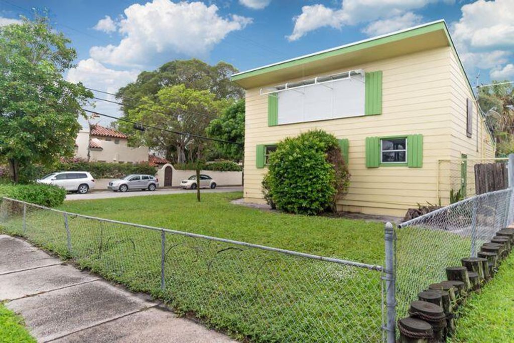 Photo of 302 NE 1st Avenue Ave, Delray Beach, FL 33444 (MLS # R10730284)