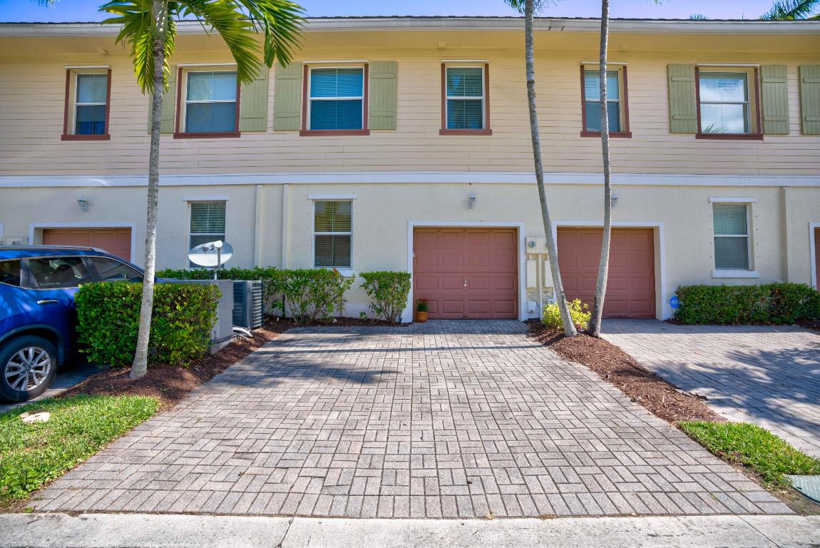 ABACOA TOWN CENTER 3 - Residential Lease