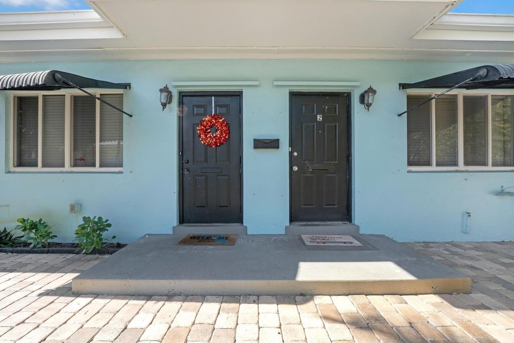 Photo of 237 NE 12th St #1, Delray Beach, FL 33444 (MLS # R11118153)