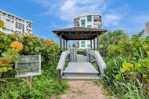 A home in Hutchinson Island