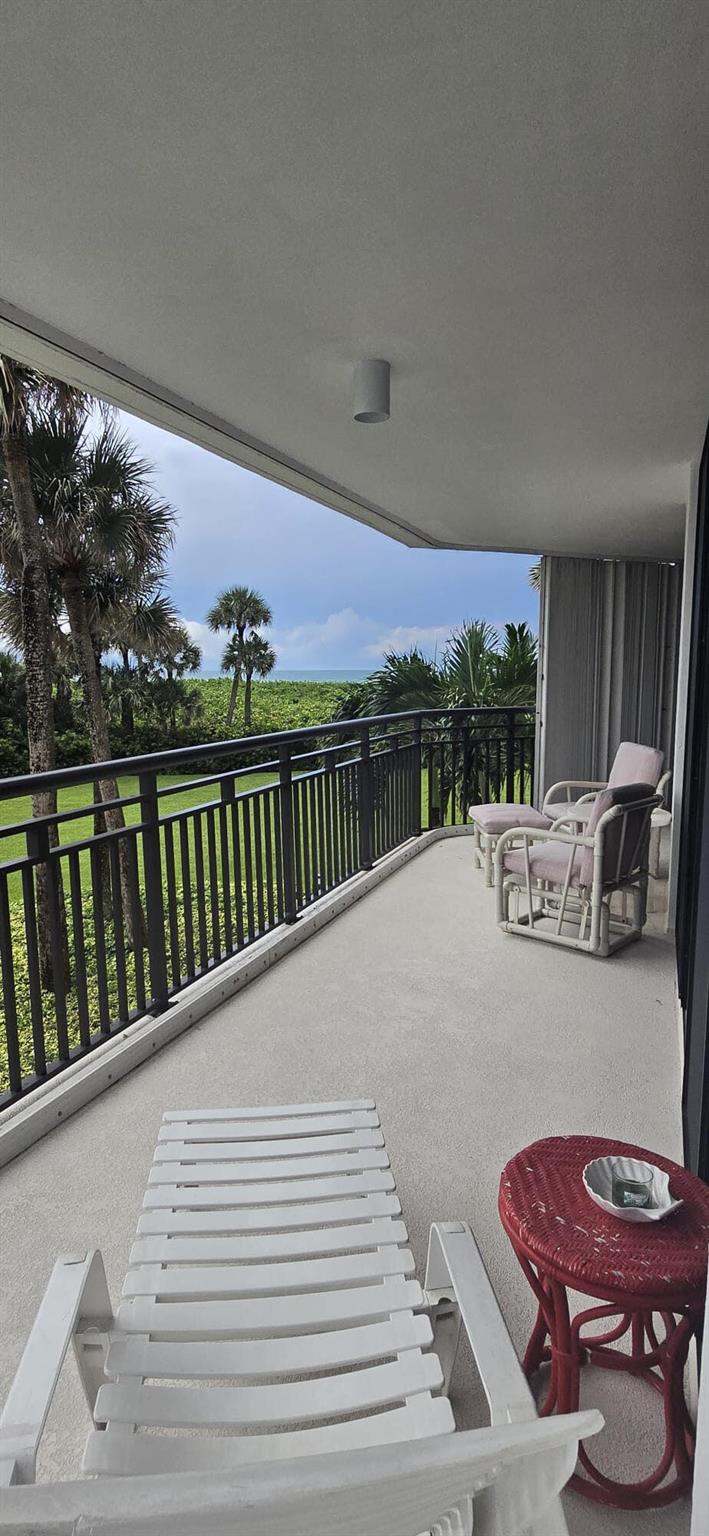 BARCLAY BEACH CLUB PHASE - Residential