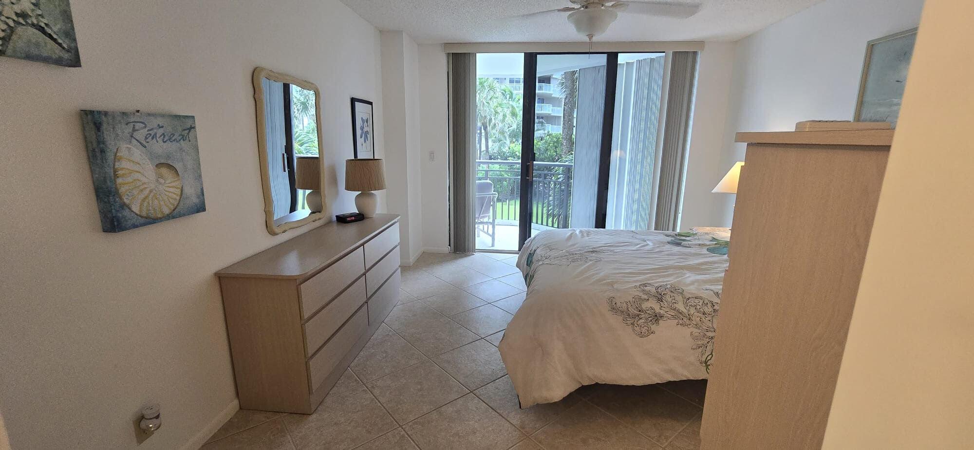 BARCLAY BEACH CLUB PHASE - Residential