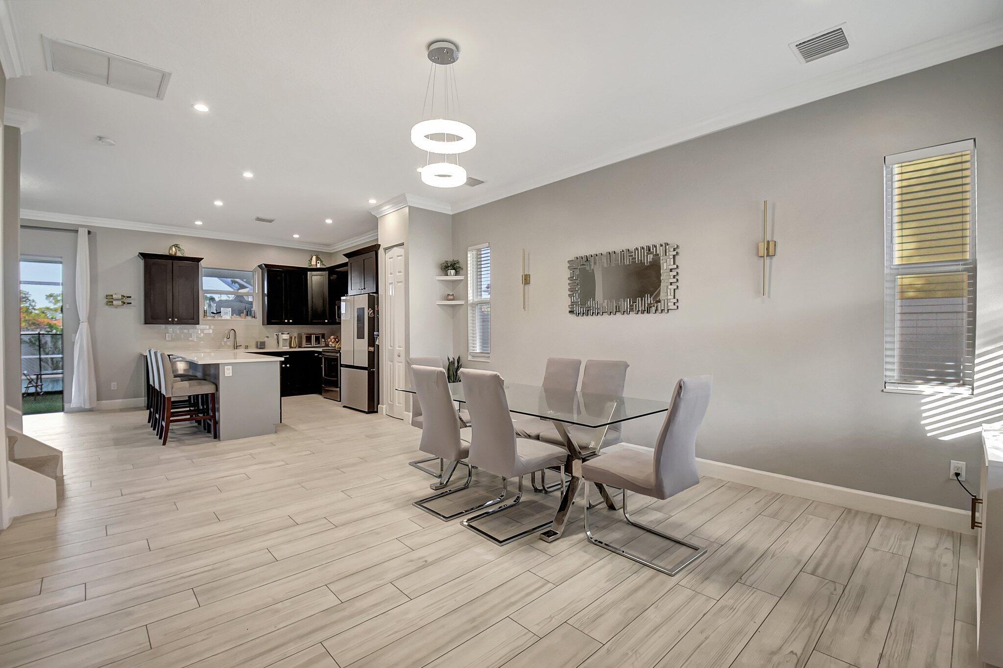 3923 New Valencia