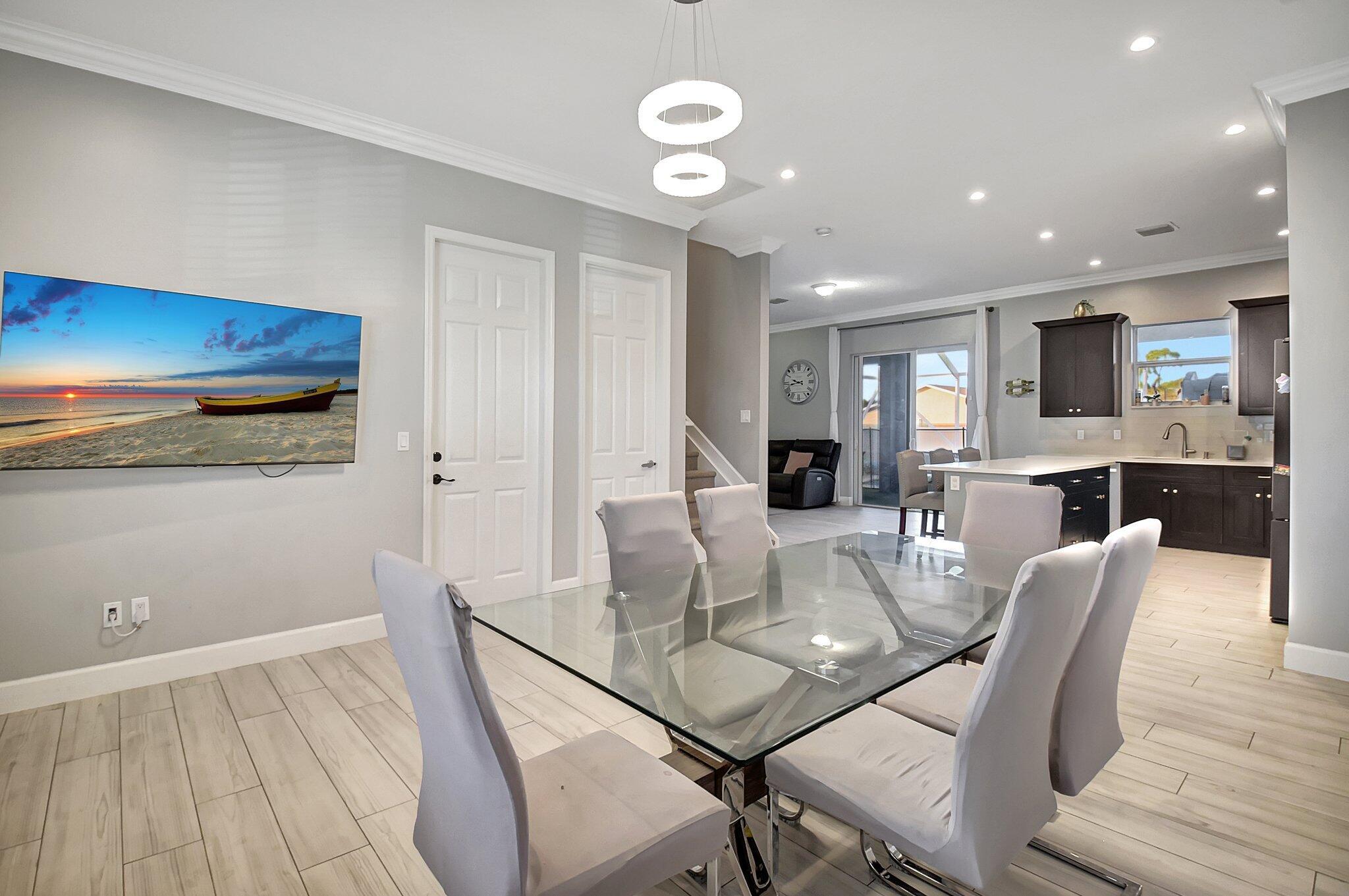 3923 New Valencia