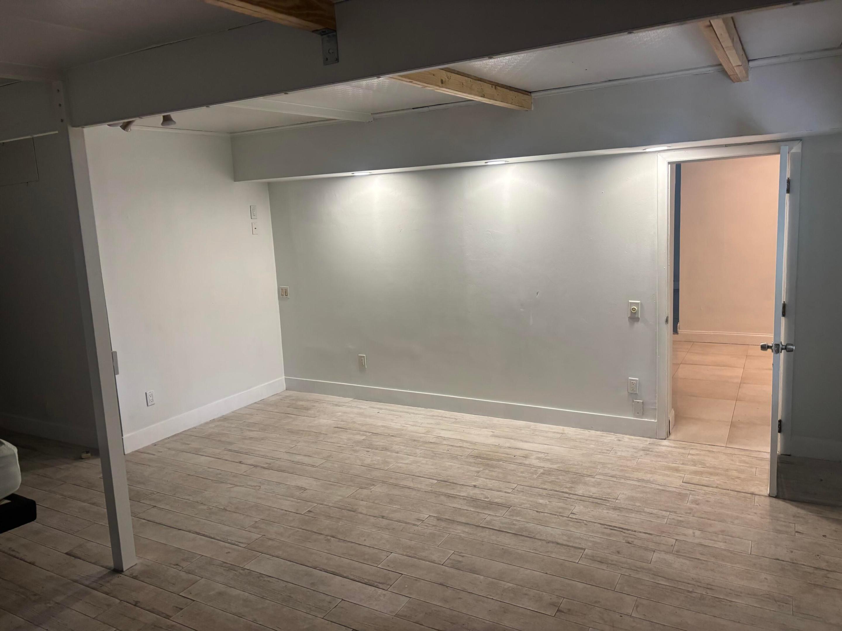 DIXIE GARDENS - Residential Lease