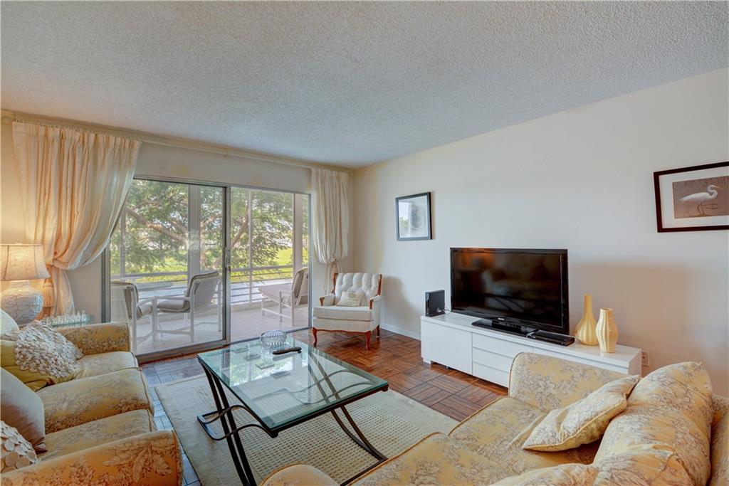 VICTORIA VILLAGE J CONDO - Residential