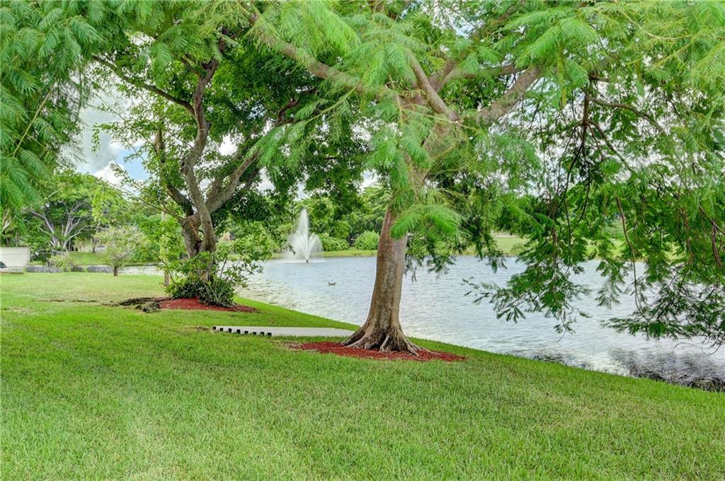 VICTORIA VILLAGE J CONDO - Residential