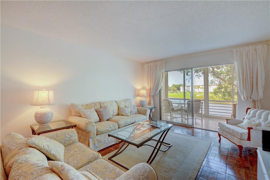 VICTORIA VILLAGE J CONDO - Residential