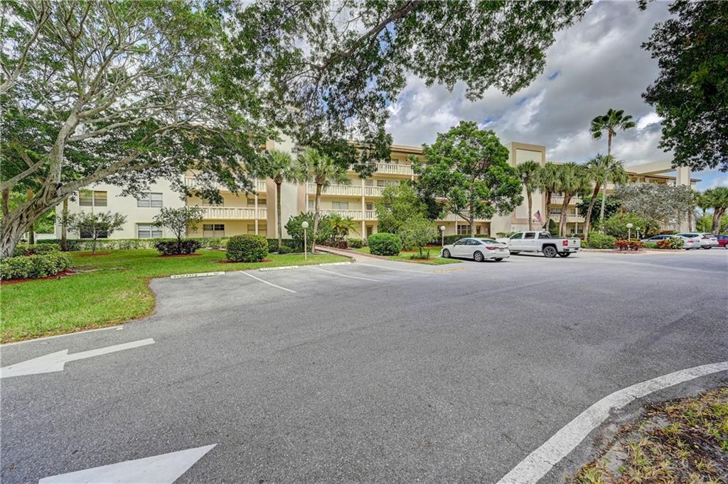 VICTORIA VILLAGE J CONDO - Residential