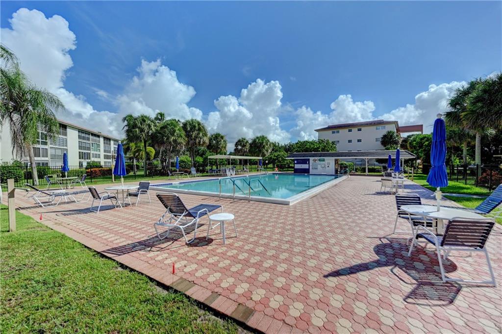 VICTORIA VILLAGE J CONDO - Residential