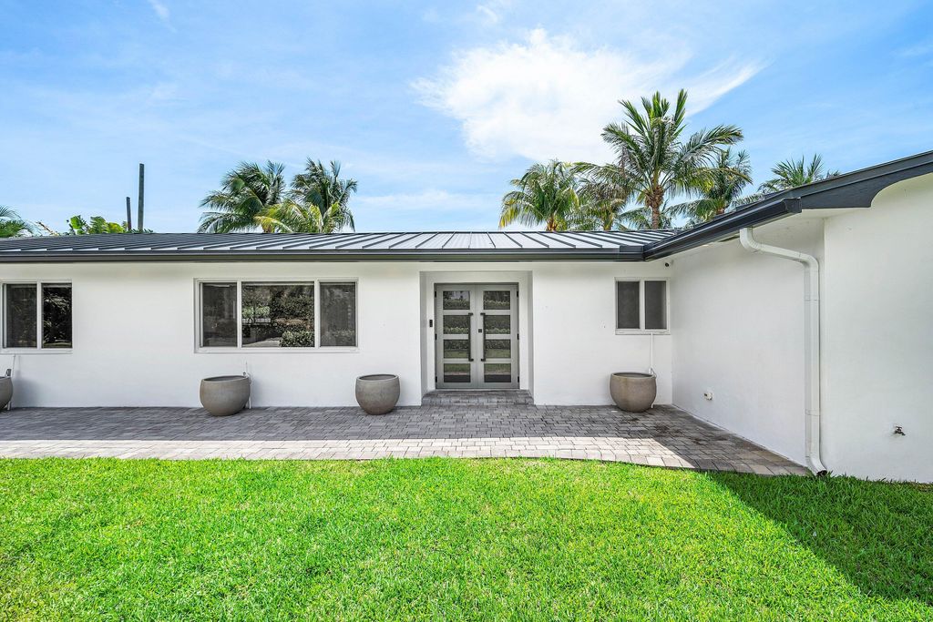 Photo of 2866 SW 8th Street, Boynton Beach, FL 33435 (MLS # B26027499)