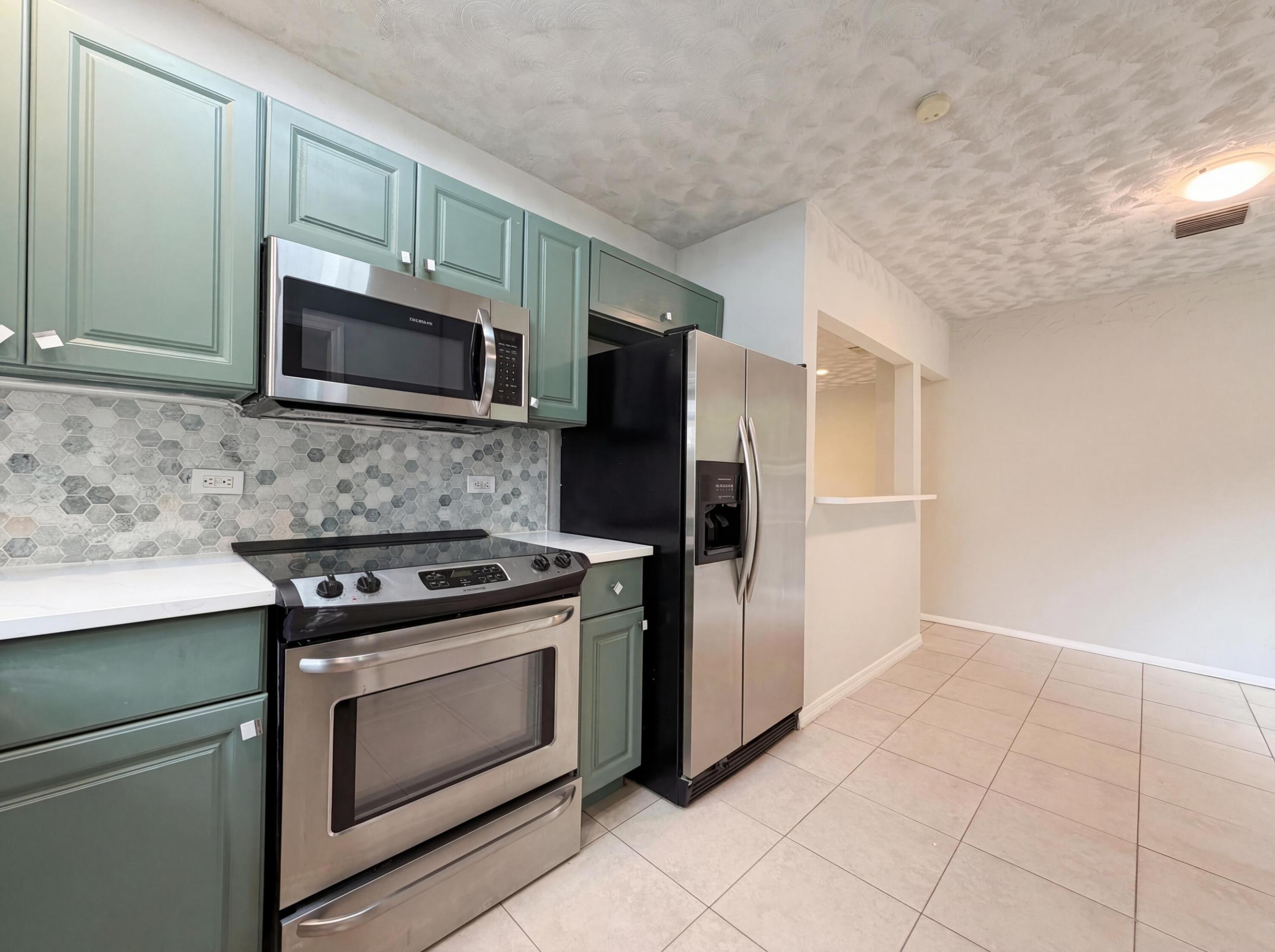 BOYNTON HILLS - Residential