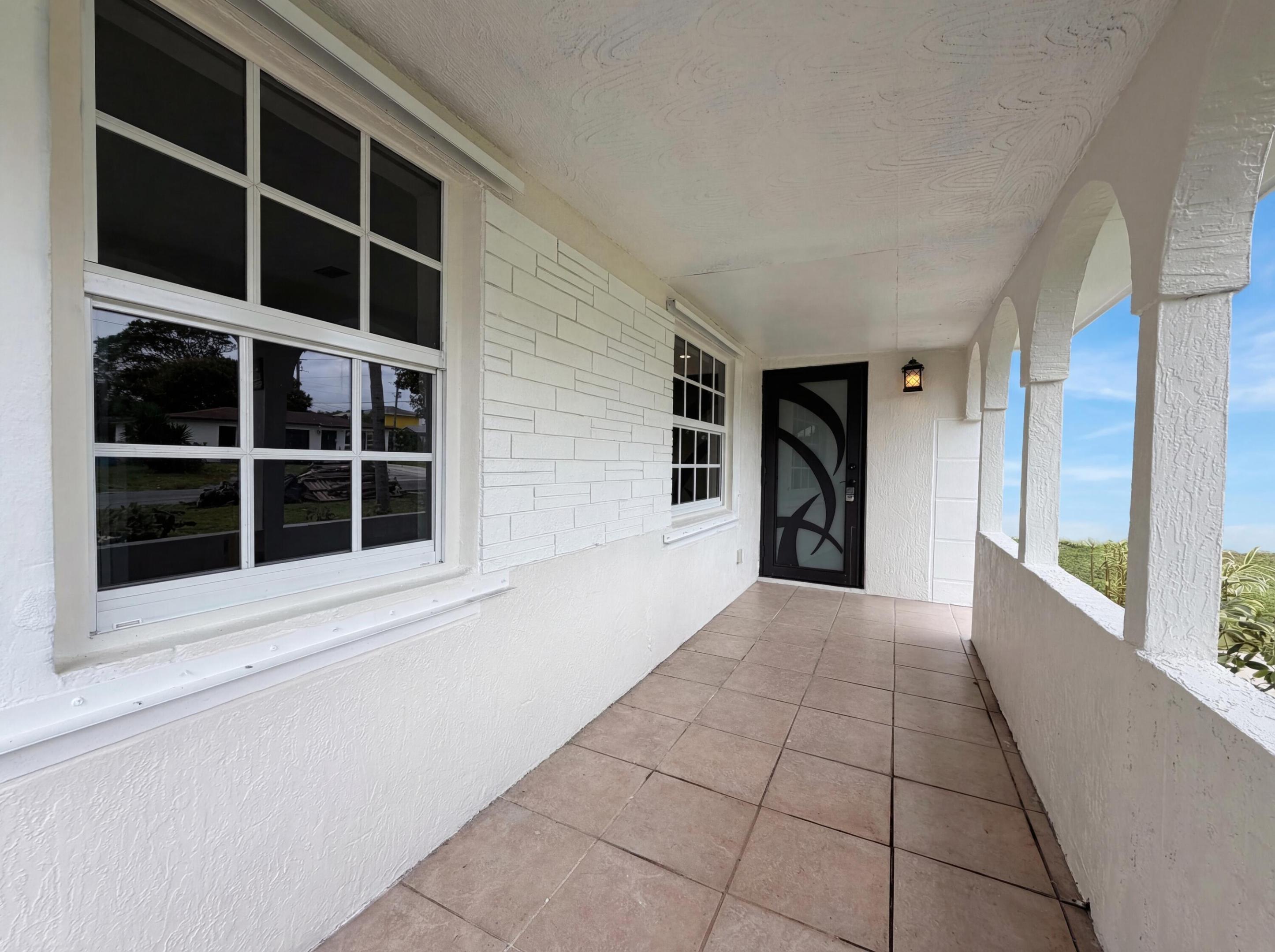 BOYNTON HILLS - Residential