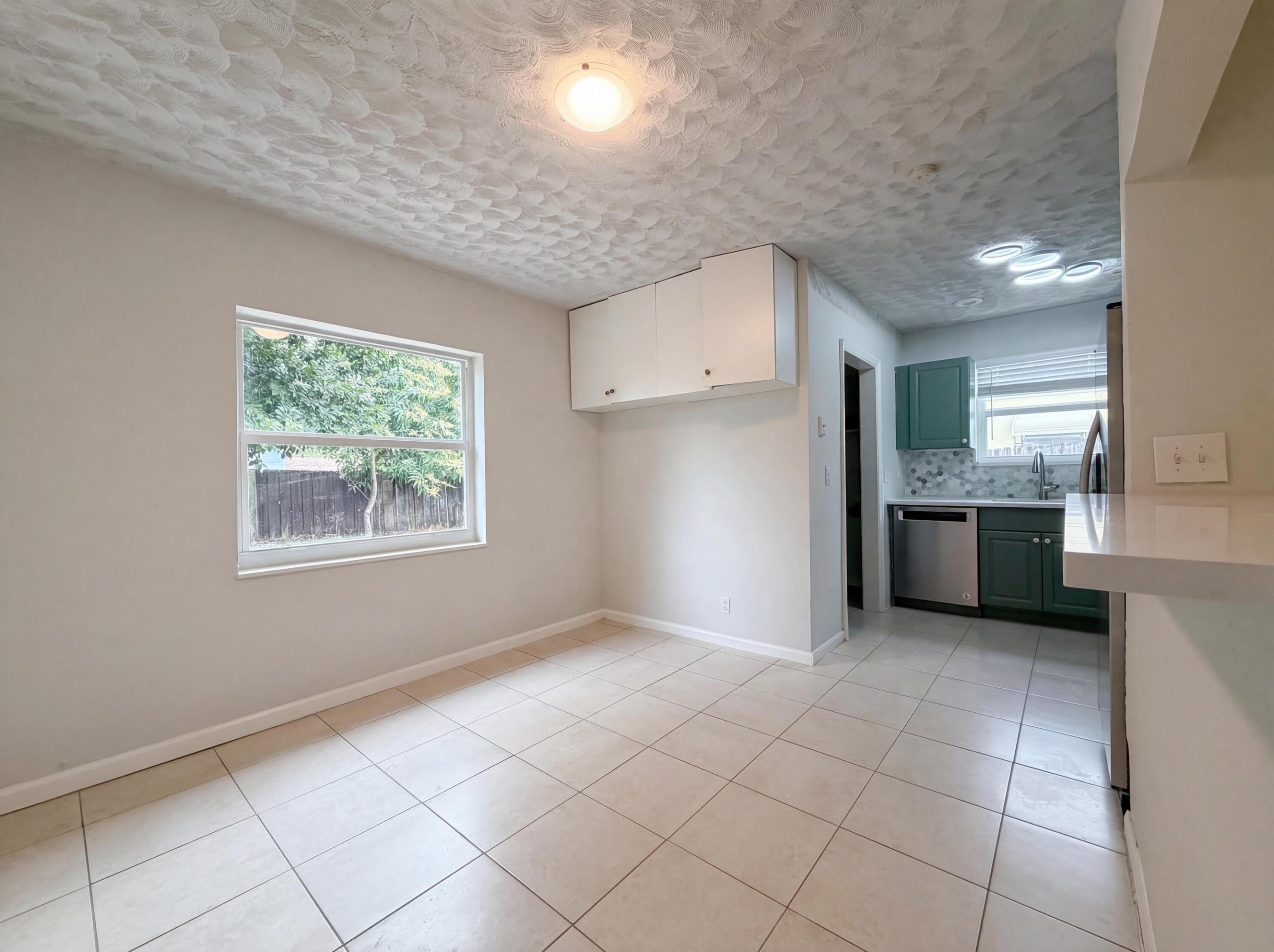 BOYNTON HILLS - Residential